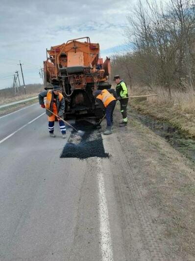 До конца апреля с дорог Калининградской области уберут всю зимнюю грязь — губернатор - Новости Калининграда | Фото: канал губернатора Калининградской области Алексея Беспрозванных / Телеграм