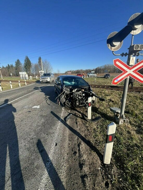 Под Балтийском легковушка врезалась в вагон пригородного поезда (фото) - Новости Калининграда | Фото: отдел корпоративных коммуникаций КЖД