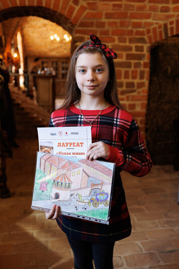Авторы лучших работ получили подарки и фирменные дипломы | Фото: Александр Мелехов