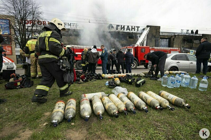 Павший в битве с огнём великан: что осталось от торгового центра «Гиант» на Московском проспекте (фоторепортаж) - Новости Калининграда | Фото: Александр Подгорчук / «Клопс»