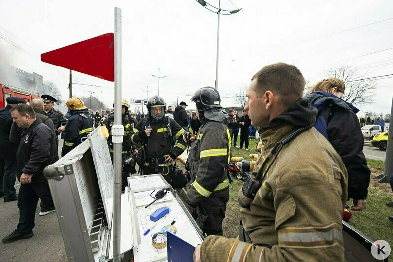 Павший в битве с огнём великан: что осталось от торгового центра «Гиант» на Московском проспекте (фоторепортаж) - Новости Калининграда | Фото: Александр Подгорчук / «Клопс»