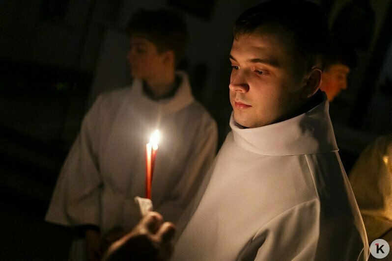 Ночь свечей и надежды: католики в Калининградской области встретили Пасху (фоторепортаж) - Новости Калининграда | Фото: Александр Подгорчук / «Клопс»