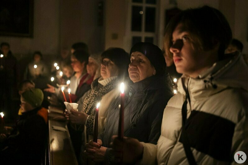 Ночь свечей и надежды: католики в Калининградской области встретили Пасху (фоторепортаж) - Новости Калининграда | Фото: Александр Подгорчук / «Клопс»