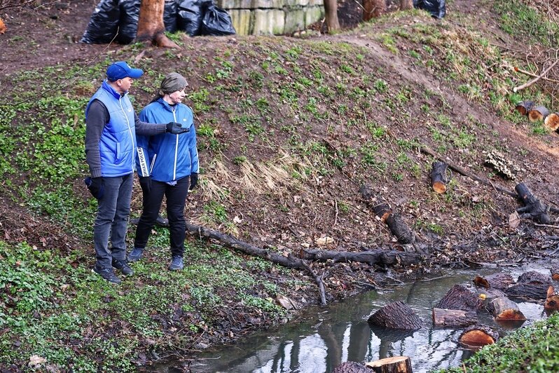 На ручье Воздушном глава региона дал старт Всероссийской акции по очистке берегов водных объектов «Вода России» | Фото: Александр Подгорчук 