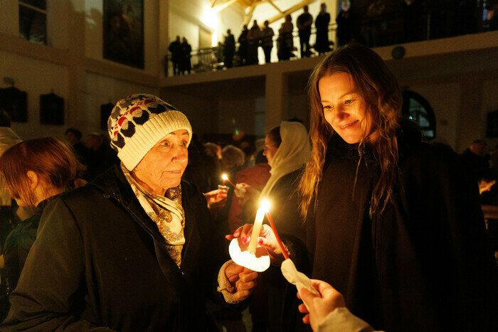Католики Калининграда встретили Пасху: служба в храме святого Адальберта (фото)