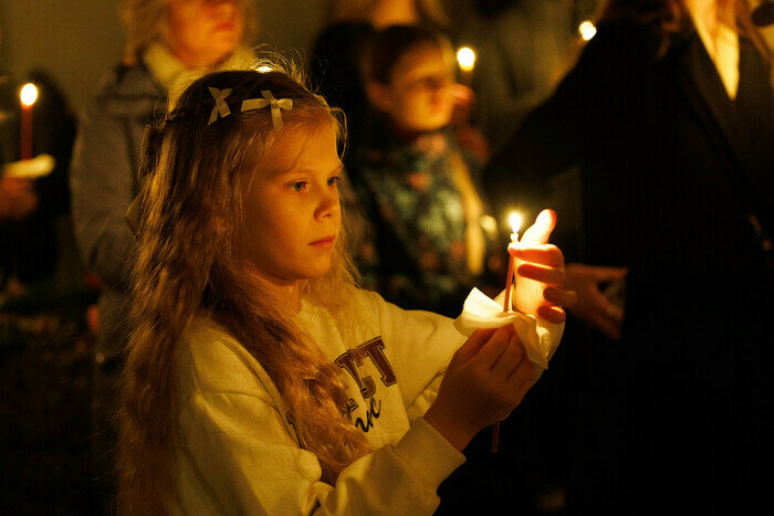 Католики Калининграда встретили Пасху: служба в храме святого Адальберта (фото)