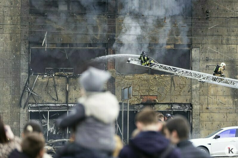 Павший в битве с огнём великан: что осталось от торгового центра «Гиант» на Московском проспекте (фоторепортаж) - Новости Калининграда | Фото: Александр Подгорчук / «Клопс»