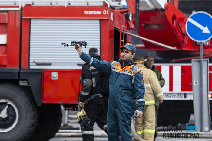 Пожар в ТЦ «Гиант» в Калининграде — фоторепортаж с места ЧП