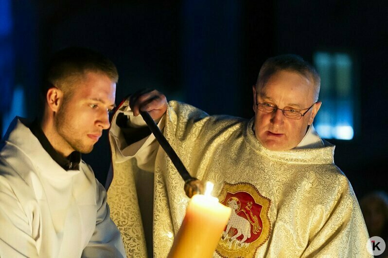 Ночь свечей и надежды: католики в Калининградской области встретили Пасху (фоторепортаж) - Новости Калининграда | Фото: Александр Подгорчук / «Клопс»