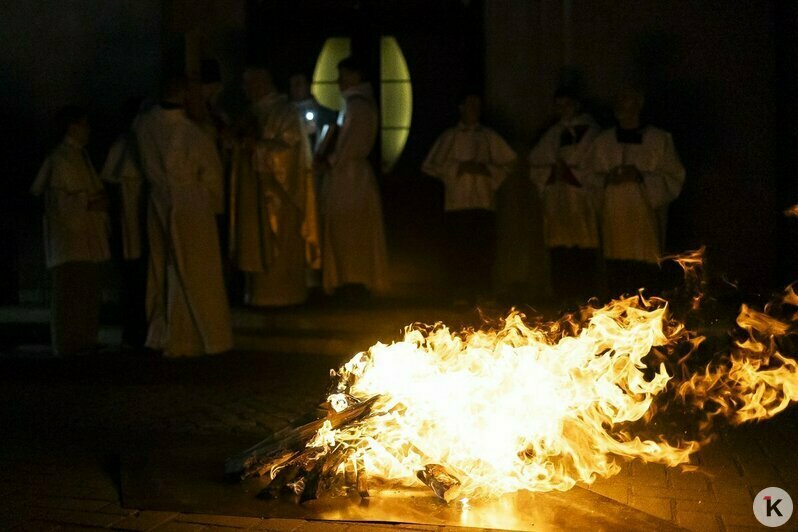 Ночь свечей и надежды: католики в Калининградской области встретили Пасху (фоторепортаж) - Новости Калининграда | Фото: Александр Подгорчук / «Клопс»