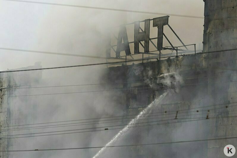 Павший в битве с огнём великан: что осталось от торгового центра «Гиант» на Московском проспекте (фоторепортаж) - Новости Калининграда | Фото: Александр Подгорчук / «Клопс»