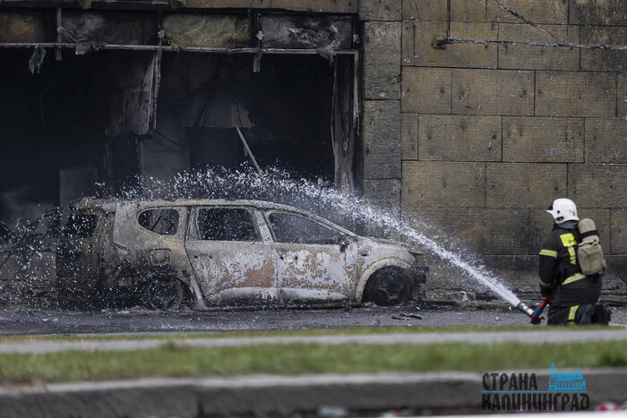 Пожар в ТЦ «Гиант» в Калининграде — фоторепортаж с места ЧП