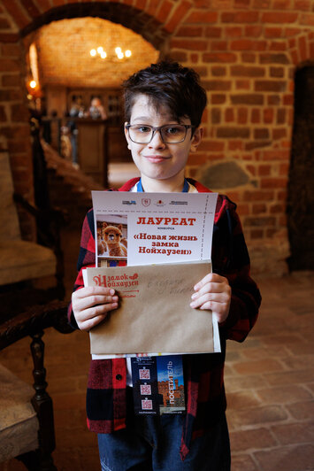 Авторы лучших работ получили подарки и фирменные дипломы | Фото: Александр Мелехов