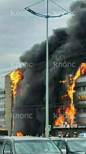 В Калининграде на Московском проспекте загорелся ТЦ «Гиант» (фото, видео) - Новости Калининграда | Фото: очевидцы