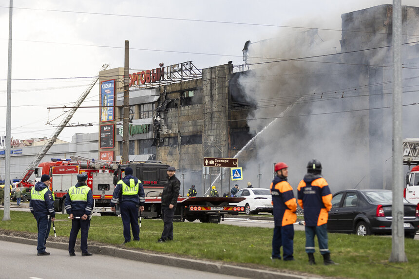 Было эвакуировано около 140 человек. | Фото: Александр Подгорчук 