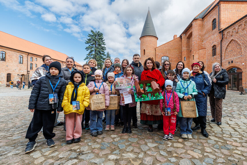 Ребята получили призы и погуляли по замку | Фото: Александр Мелехов