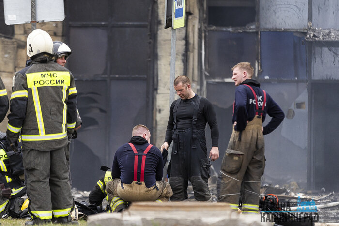 Пожар в ТЦ «Гиант» в Калининграде — фоторепортаж с места ЧП