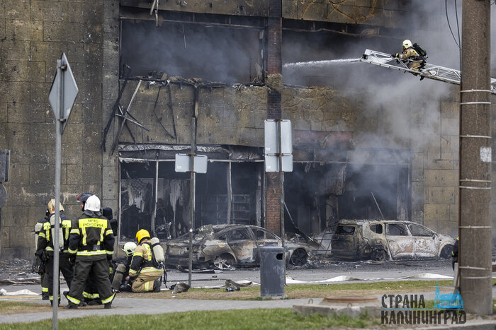 Пожар в ТЦ «Гиант» в Калининграде — фоторепортаж с места ЧП