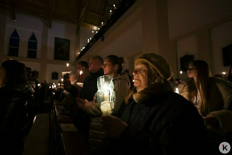 Ночь свечей и надежды: католики в Калининградской области встретили Пасху (фоторепортаж) - Новости Калининграда | Фото: Александр Подгорчук / «Клопс»
