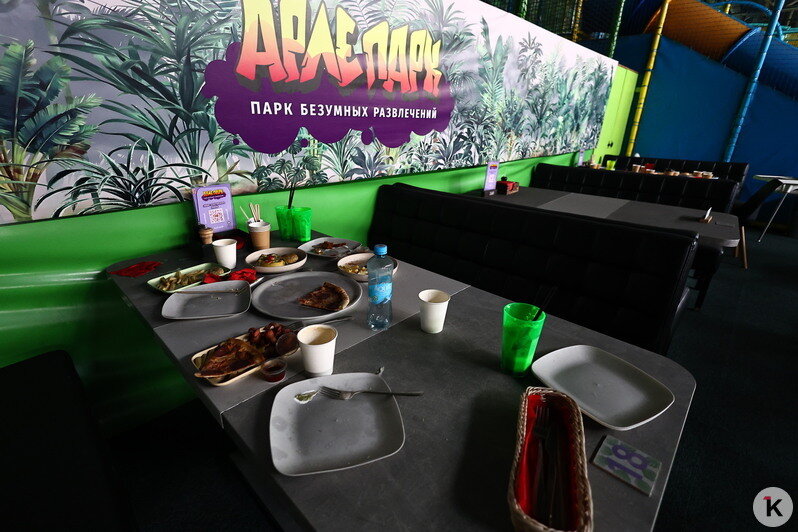 Оплавленные манекены, чёрные стены: как выглядит внутри обезображенный огнём «Гиант» (фоторепортаж)  - Новости Калининграда | Фото: Александр Подгорчук / «Клопс»