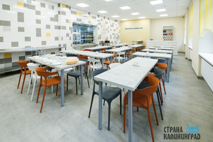 Так выглядит современная школьная столовая. | Фото: Александр Мелехов