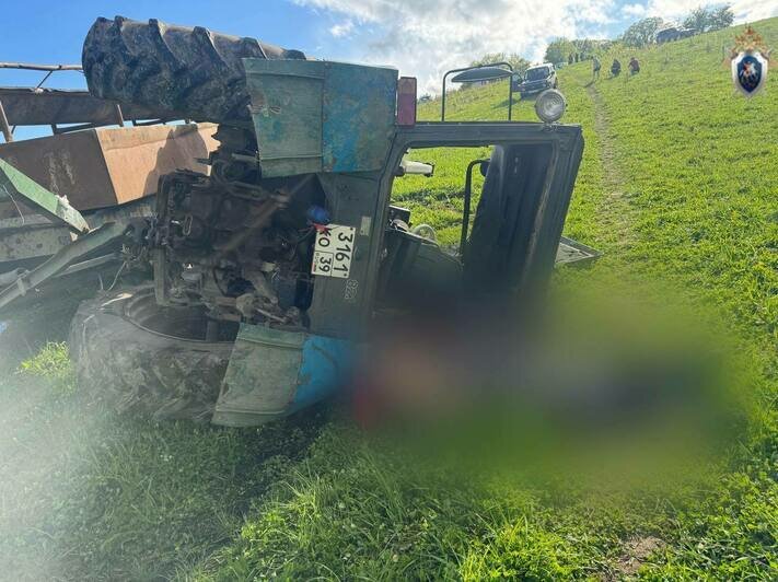 Дело тракториста, насмерть придавившего фермера под Озёрском, дошло до суда - Новости Калининграда | Фото: канал СУ СК России по Калининградской области / Телеграм