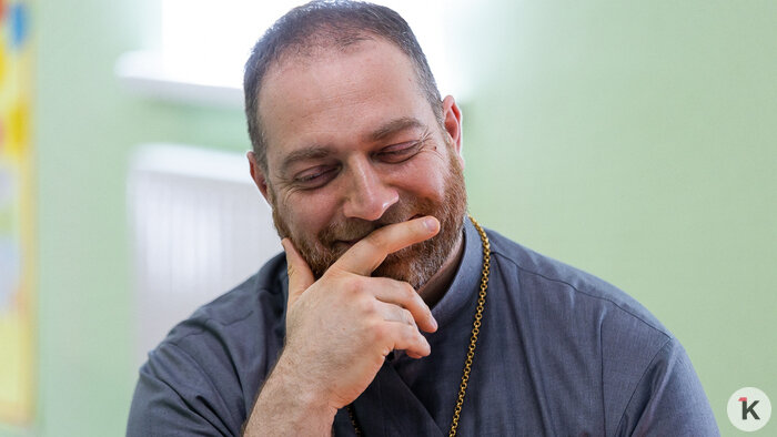 «Аминь, прикинь!»: как священник из Правдинска собрал два миллиона просмотров (фото, видео) - Новости Калининграда | Фото: Александр Подгорчук / «Клопс»