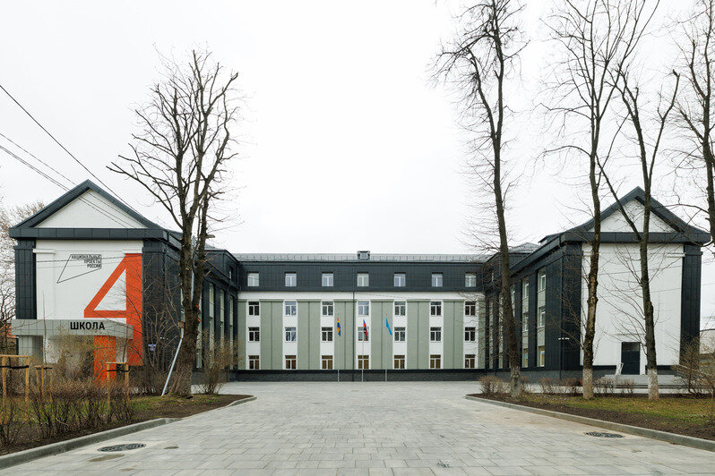 Школа после ремонта выглядит современно. | Фото: Александр Мелехов