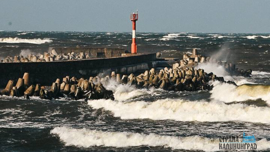 Море сегодня штормит | Фото: Александр Мелехов