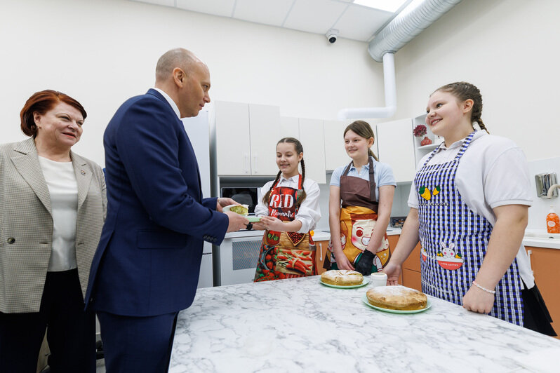 Школьники рассказали гостям о своей учёбе | Фото: Александр Мелехов