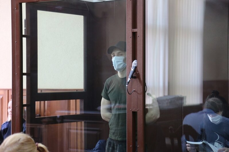 Обвиняемый отвечает на вопросы судьи  | Фото: Калининградский областной суд