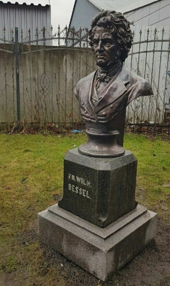 Копия бюста Бесселя ждет своего часа. | Фото предоставлено героем материала