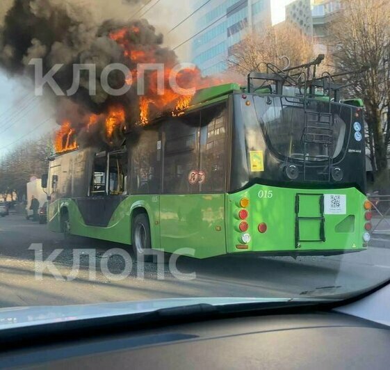 «Калининград-ГорТранс» не раскрыл детали пожара в троллейбусе и аварии с автобусом на Черняховского - Новости Калининграда