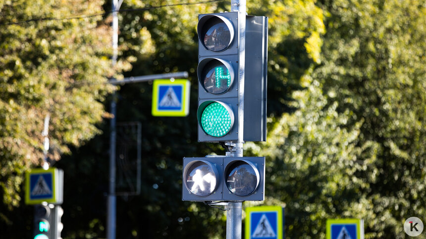 На двух крупных перекрёстках Калининграда перенастроят светофоры, которые раздражают водителей - Новости Калининграда | Фото: Александр Подгорчук / Архив «Клопс»