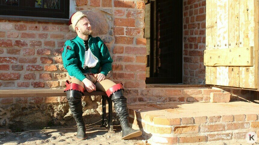 «Ты держишь в руках частичку истории, ты её создатель»: рыцарь замка Нойхаузен — о ремёслах, конных боях и кузнице в гараже - Новости Калининграда | Фото: «Клопс»