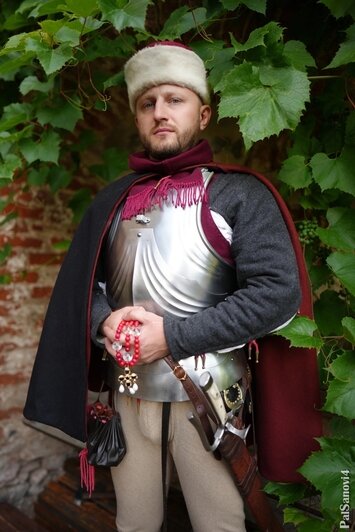 «Ты держишь в руках частичку истории, ты её создатель»: рыцарь замка Нойхаузен — о ремёслах, конных боях и кузнице в гараже - Новости Калининграда | Фото: сообщество «Black Squad - Альтштадт» // «ВКонтакте»