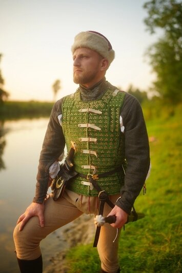 «Ты держишь в руках частичку истории, ты её создатель»: рыцарь замка Нойхаузен — о ремёслах, конных боях и кузнице в гараже - Новости Калининграда | Фото: сообщество «Black Squad - Альтштадт» // «ВКонтакте»