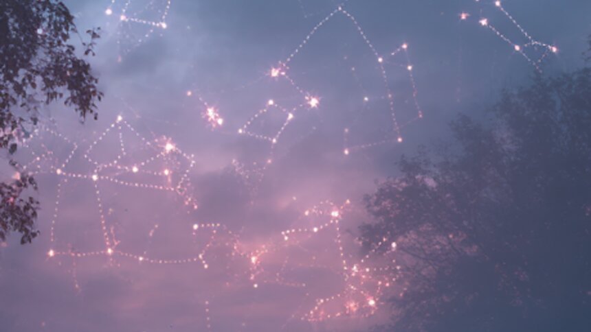 Девы выйдут из зоны комфорта, а Стрельцы сделают важный выбор: таро-расклад на понедельник, 13 апреля    - Новости Калининграда | Иллюстрация: Алиса Игонина / «Клопс»