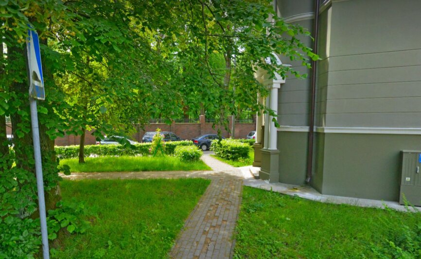 Дом, который охраняет лев: эксперты признали памятником необычное здание на улице Шота Руставели - Новости Калининграда | Скриншот сервиса  «Яндекс.Карты»