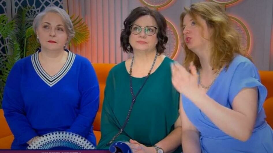 Невеста Наталия (в центре) сразу отнеслась к Святославу с симпатией | Скриншот видео: телешоу «Давай поженимся» / Первый канал