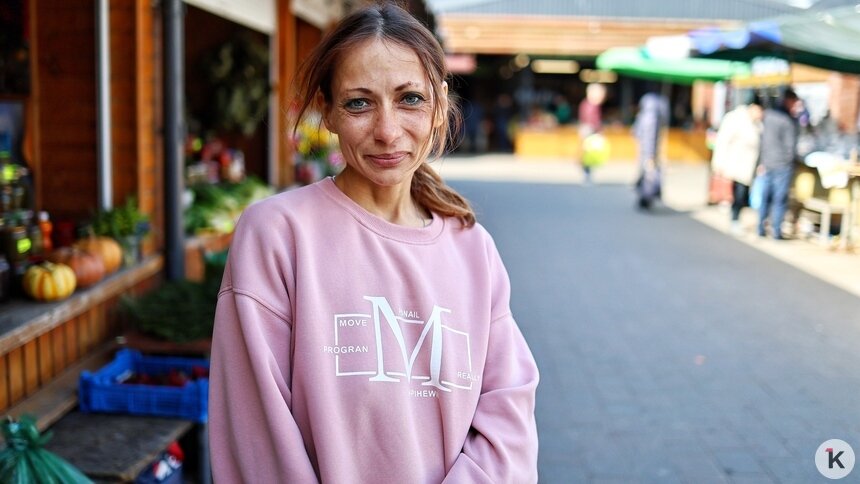 Клавдия Шадрина работает на Центральном рынке. | Фото: Александр Подгорчук / «Клопс»