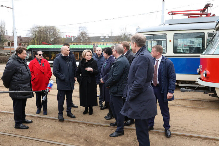 В трамвайном депо «КалининградГорТранса» Валентине Матвиенко представили программу модернизации транспортной инфраструктуры | Фото: пресс-служба Совета Федерации