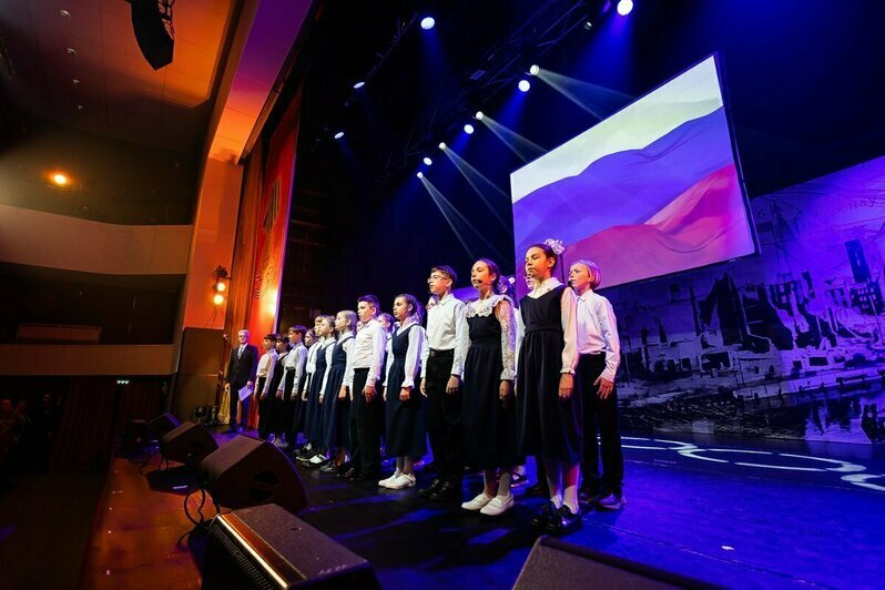 На мероприятие пригласили ветеранов, представителей общественных организаций, школьников, сотрудников предприятий и учреждений | Фото: Александр Подгорчук