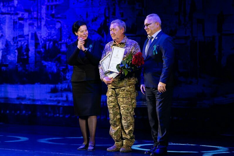 На мероприятие пригласили ветеранов, представителей общественных организаций, школьников, сотрудников предприятий и учреждений | Фото: Александр Подгорчук