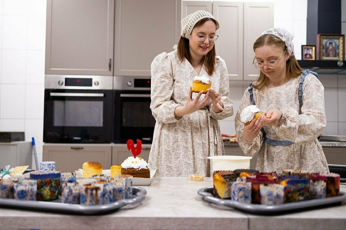 60 яиц, 80 куличей: в трапезной калининградского храма показали, как готовятся к Пасхе (фоторепортаж)  - Новости Калининграда | Фото: Александр Подгорчук / «Клопс»