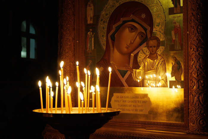 Пасхальная ночь в храме Константина и Елены: свет, молитва и торжество Воскресения