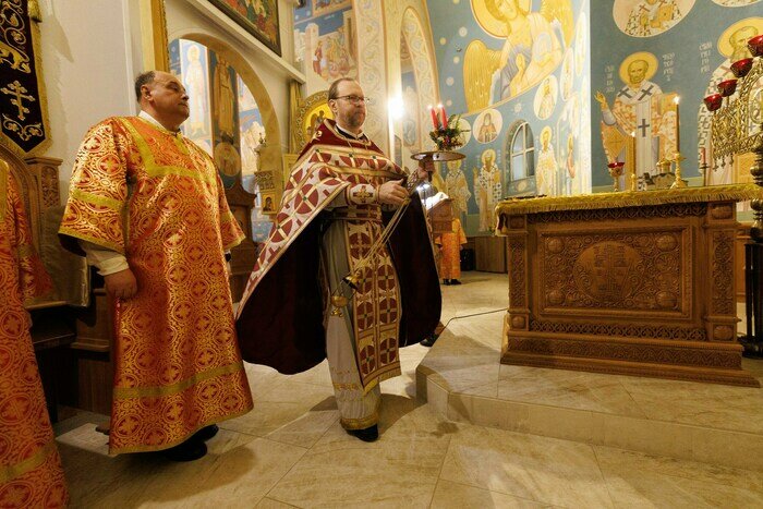 Пасхальная ночь в храме Константина и Елены: свет, молитва и торжество Воскресения