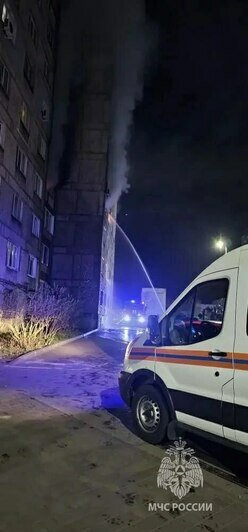 В Калининграде на Инженерной загорелась квартира в девятиэтажке, погибли три человека (фото) - Новости Калининграда | Фото: канал управления МЧС России по Калининградской области / Телеграм