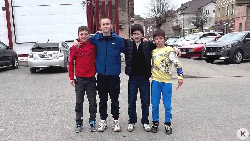 «Желаю им победы!»: компания юных спортсменов в Гусеве помогла молодой матери (фото)   - Новости Калининграда | Фото: Диана