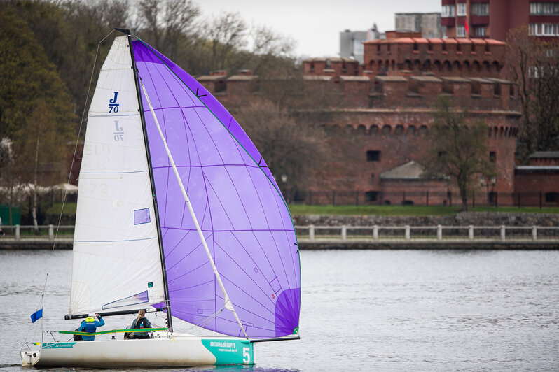 На Верхнем озере яхты вызвали друг друга на дуэль: фоторепортаж   - Новости Калининграда | Фото: Александр Подгорчук / «Клопс»